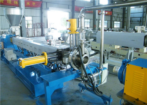 Cina 65mm Industri Dua Screw Extruder Machine Untuk Thermoplastics Compounding pemasok
