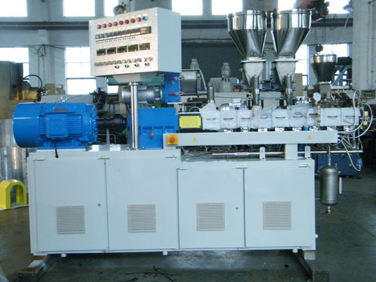 Cina Lab Scale Twin Screw Extruder, Mesin Extruder Laboratorium 5-10kg / jam pemasok