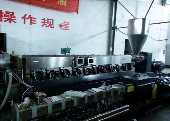 Cina 800kg / hr Single Screw Extruder Dengan Strand Pelletizing System Untuk PE Flakes Recycling pemasok